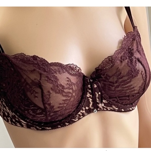 Victoria’s Secret Lace Bra - Picture 1 of 11